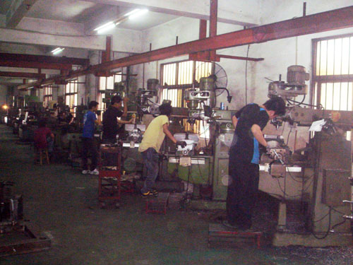 鋅合金壓鑄廠車間設備